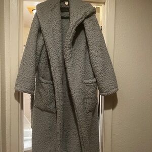Potter barn cozy Sherpa robe